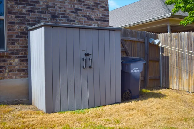 $2,250 | 604 Heinatz Flat Lane, Leander, TX 78641