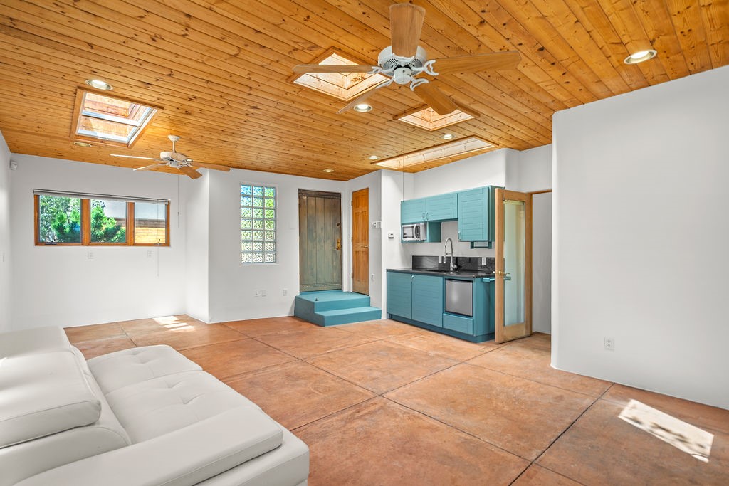 111 The High Road Santa Fe, NM 87507 - Photo 27 of 37 Studio