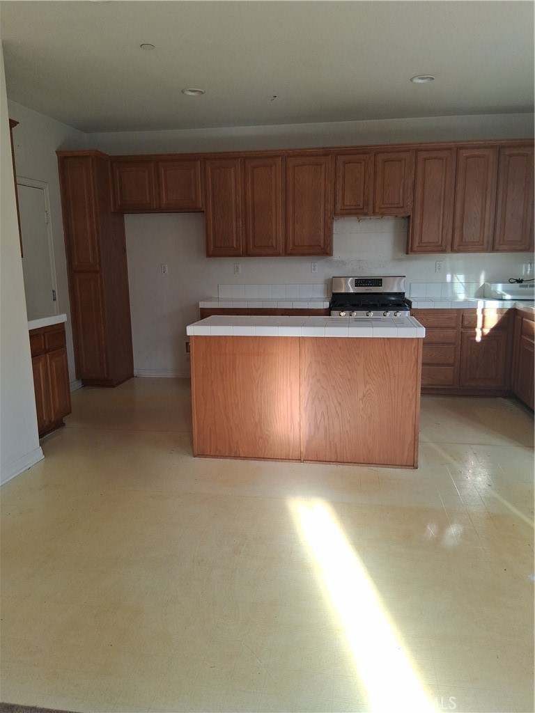 4550 Nicole Way Riverside, CA 92501 - Photo 2 of 4