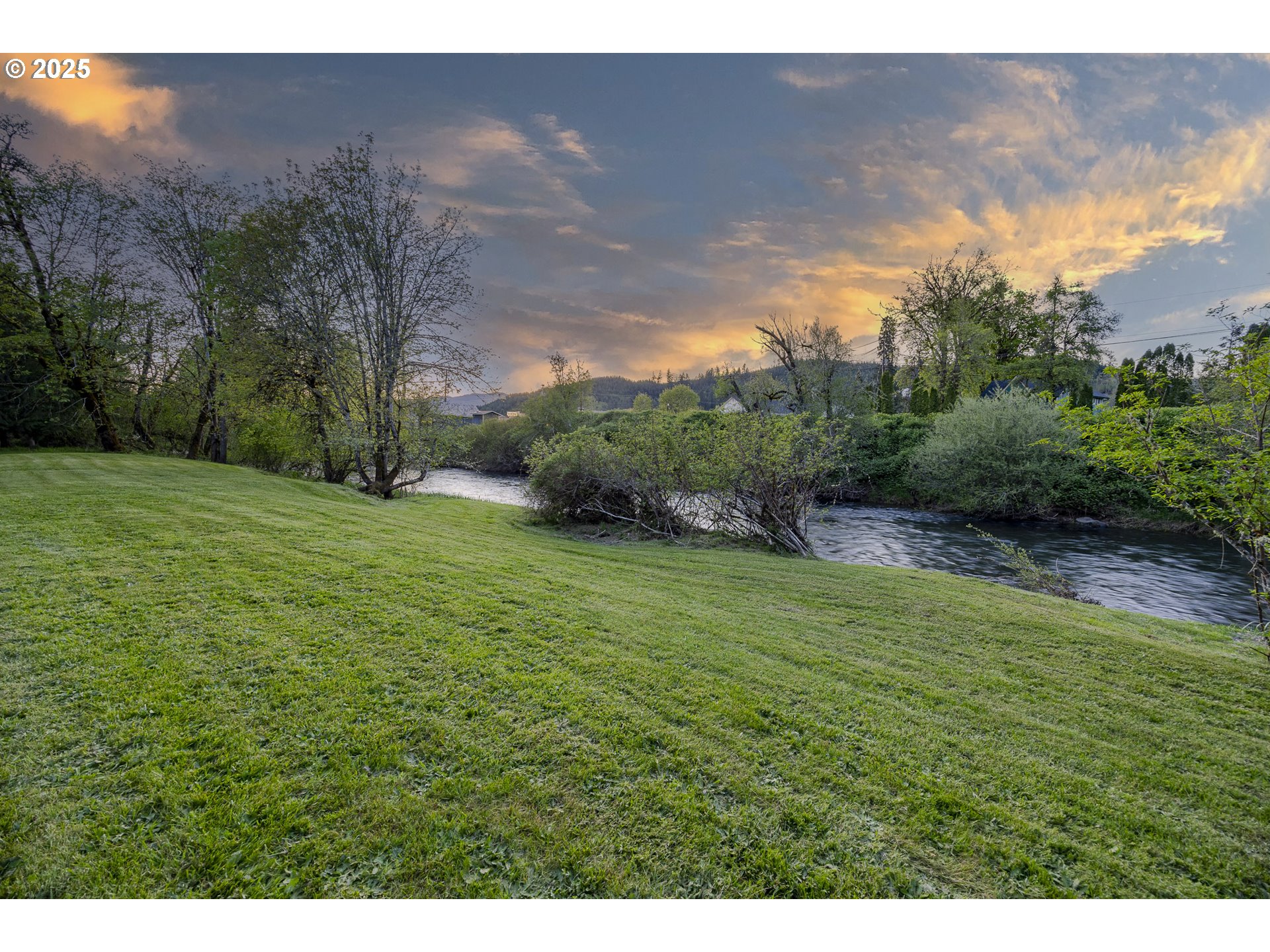 38201 Queens Road Marcola, OR 97454 - Photo 4 of 48 Gallery Image 4