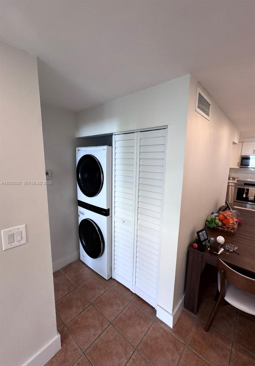 9227 Southwest 87th Avenue, Unit B7 Miami, FL 33176 - Photo 4 of 6