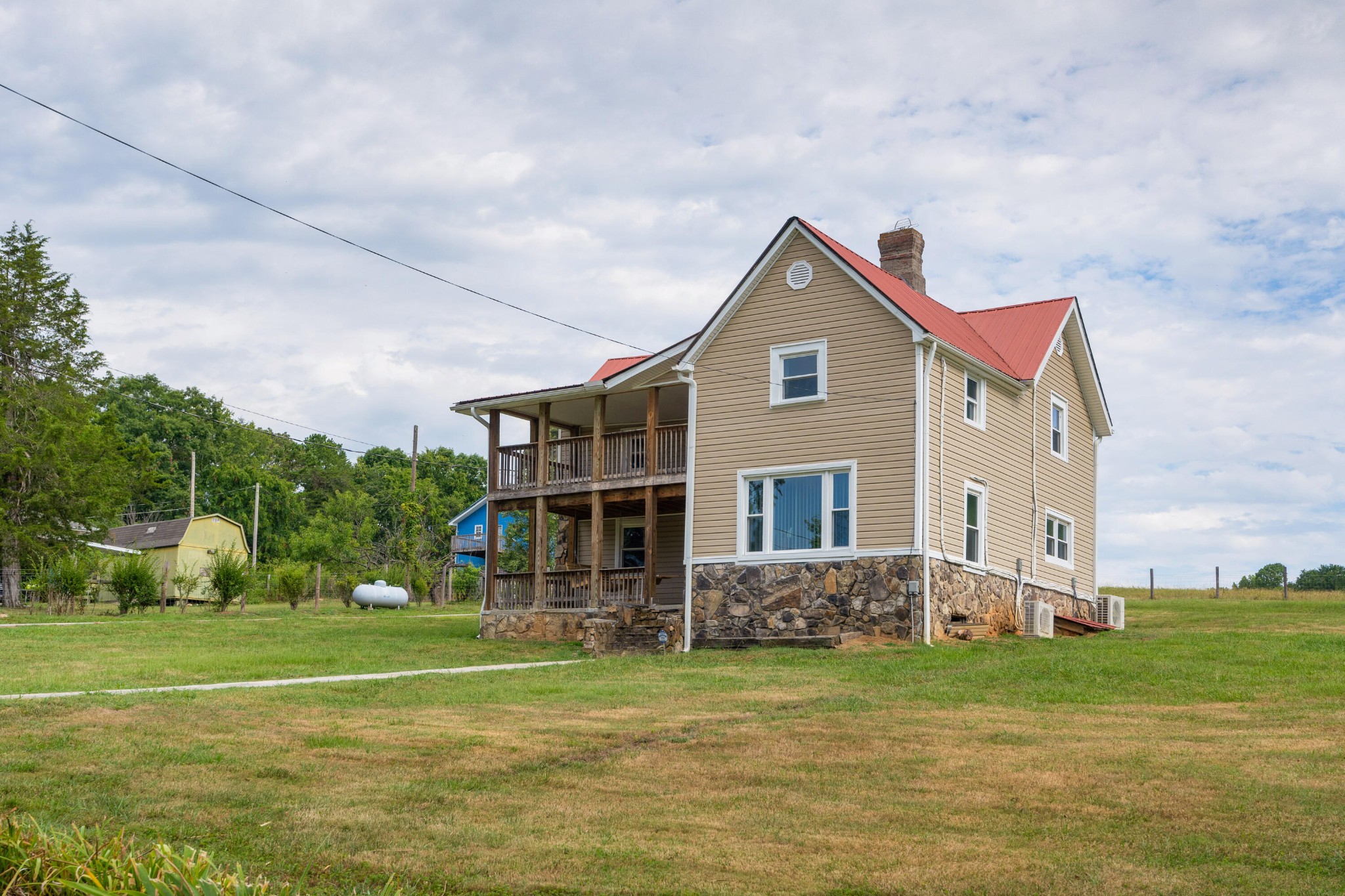 930 Kensington Road Chickamauga, GA 30707 - Photo 13 of 82 a front view of a house with a yard