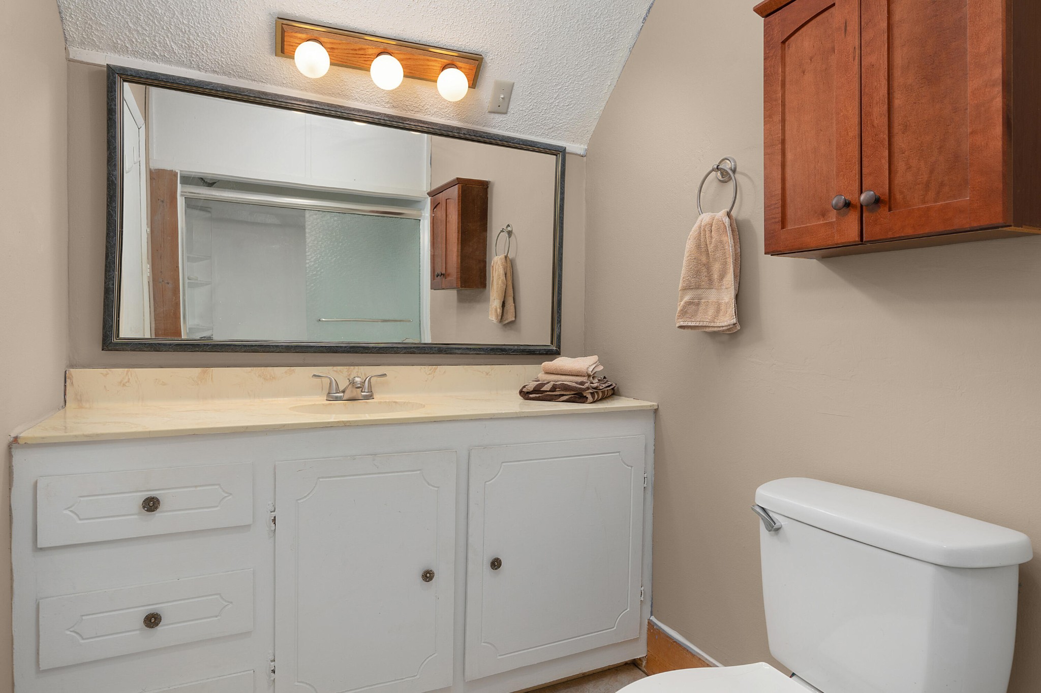930 Kensington Road Chickamauga, GA 30707 - Photo 37 of 82 a bathroom with a sink and a mirror