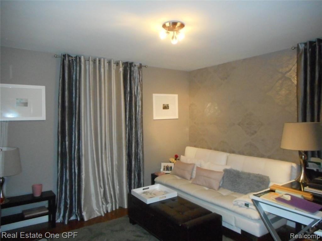 878 Cadieux Road Grosse Pointe, MI 48230 - Photo 8 of 23 9 878 Cadieux 013.JPG