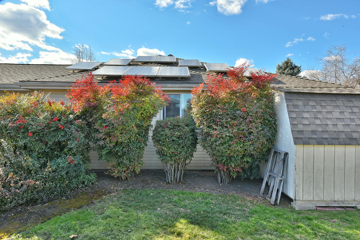 462 Creekside Circle Central Point, OR 97502 - Photo 29 of 32 DSC_7690
