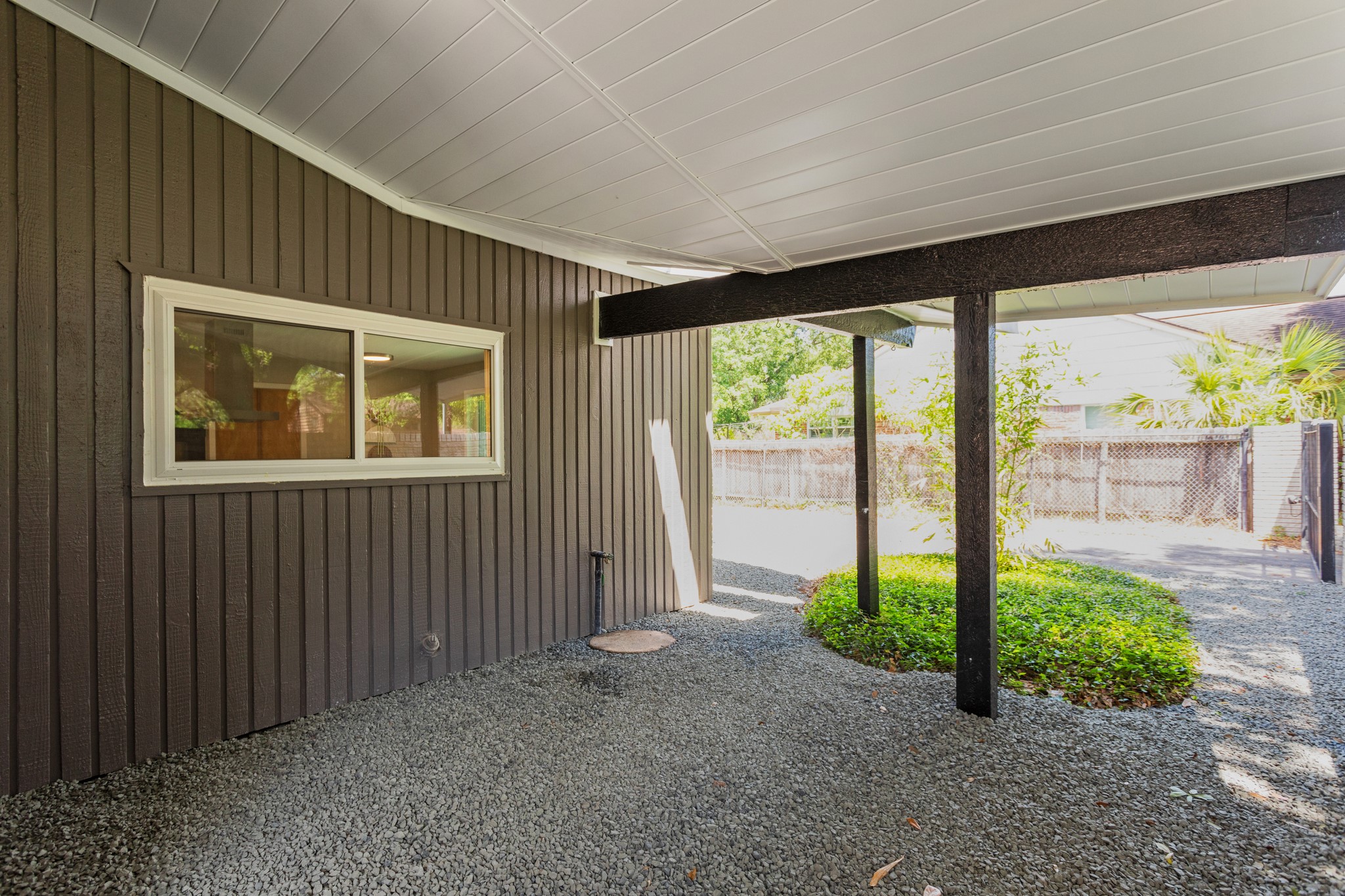 9106 Bonhomme Road Houston, TX 77074 - Photo 7 of 35