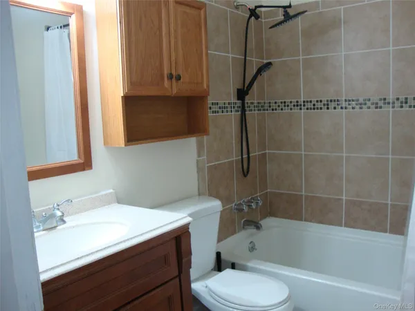 $2,200 | 276 Temple Hill Road, Unit 2215, New Windsor, NY 12553