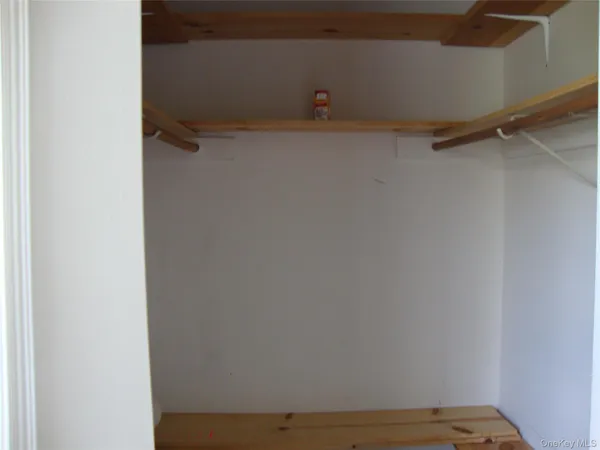 $2,200 | 276 Temple Hill Road, Unit 2215, New Windsor, NY 12553