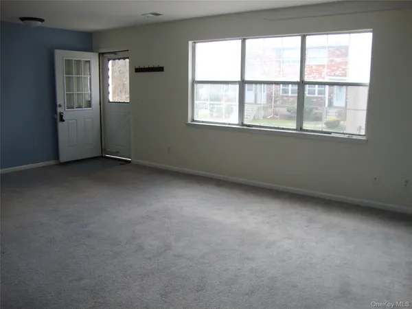 $2,200 | 276 Temple Hill Road, Unit 2215, New Windsor, NY 12553