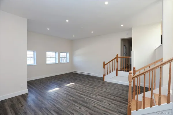 $2,300 | 14311 Highway 9W, Ravena, NY 12143