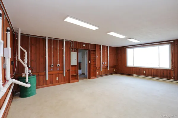 $2,300 | 14311 Highway 9W, Ravena, NY 12143