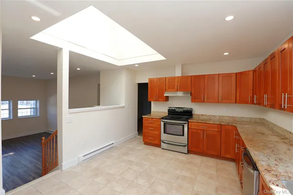 $2,300 | 14311 Highway 9W, Ravena, NY 12143