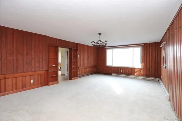 $2,300 | 14311 Highway 9W, Ravena, NY 12143