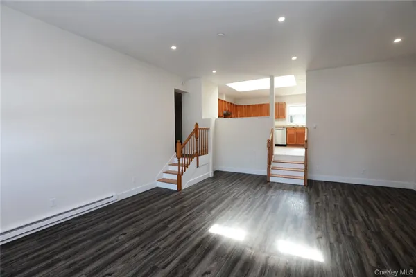 $2,300 | 14311 Highway 9W, Ravena, NY 12143