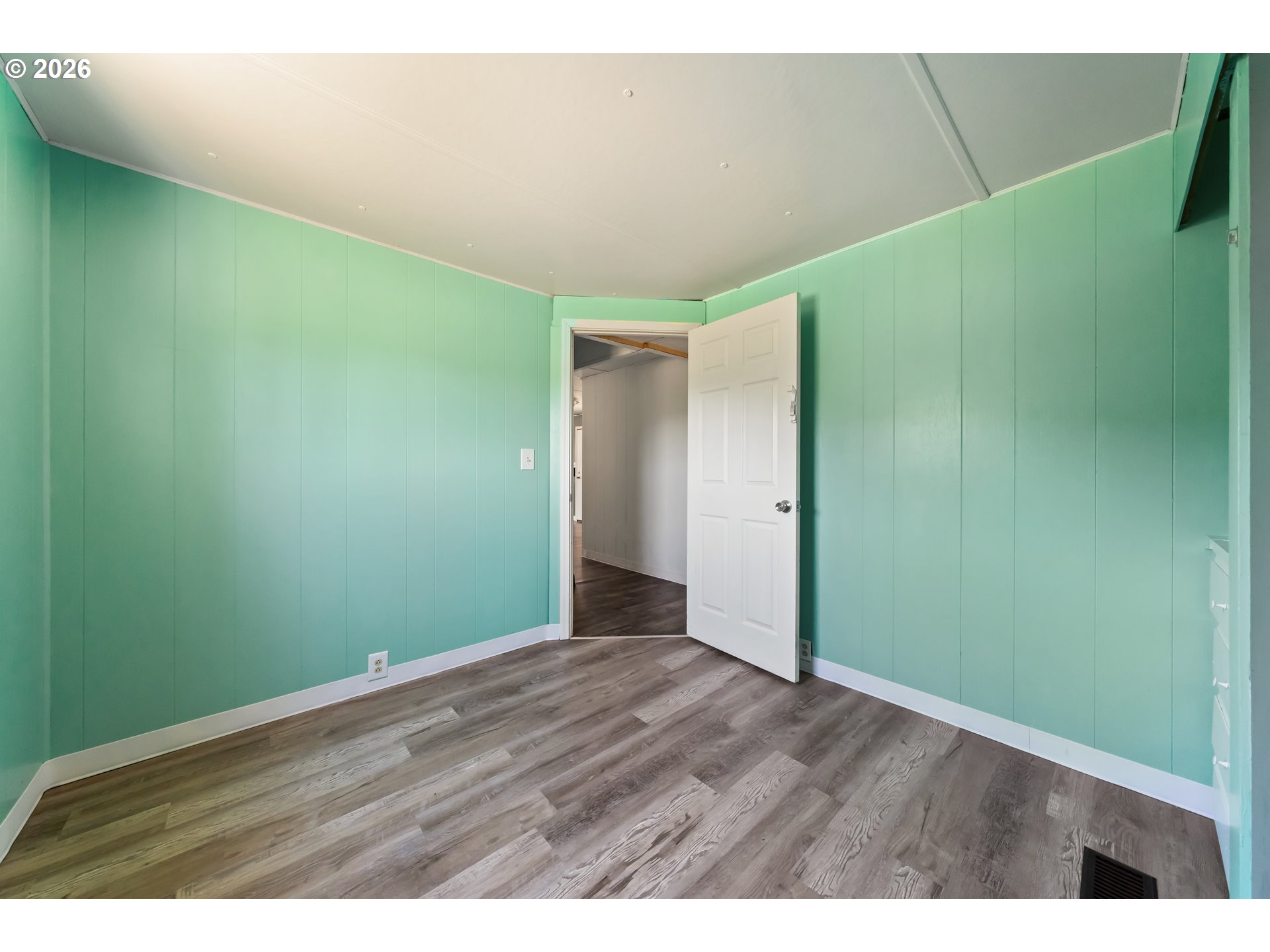 600 Southeast Edgewood Street Winston, OR 97496 - Photo 21 of 41 Bedroom