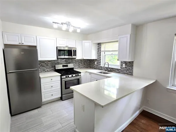 $319,900 | 465 Maple Hill Drive, Unit 48, Hackensack, NJ 07601