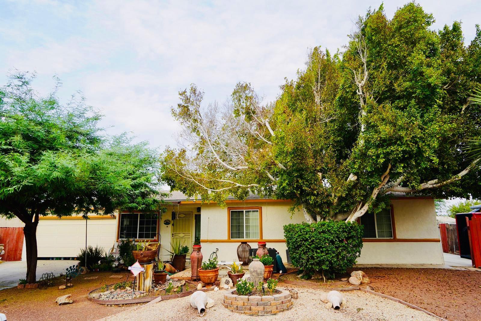 45520 Del Rey Avenue Indio, CA 92201 - Photo 2 of 14 e630e7fb-e822-49fa-aad6-0a45e86c091d
