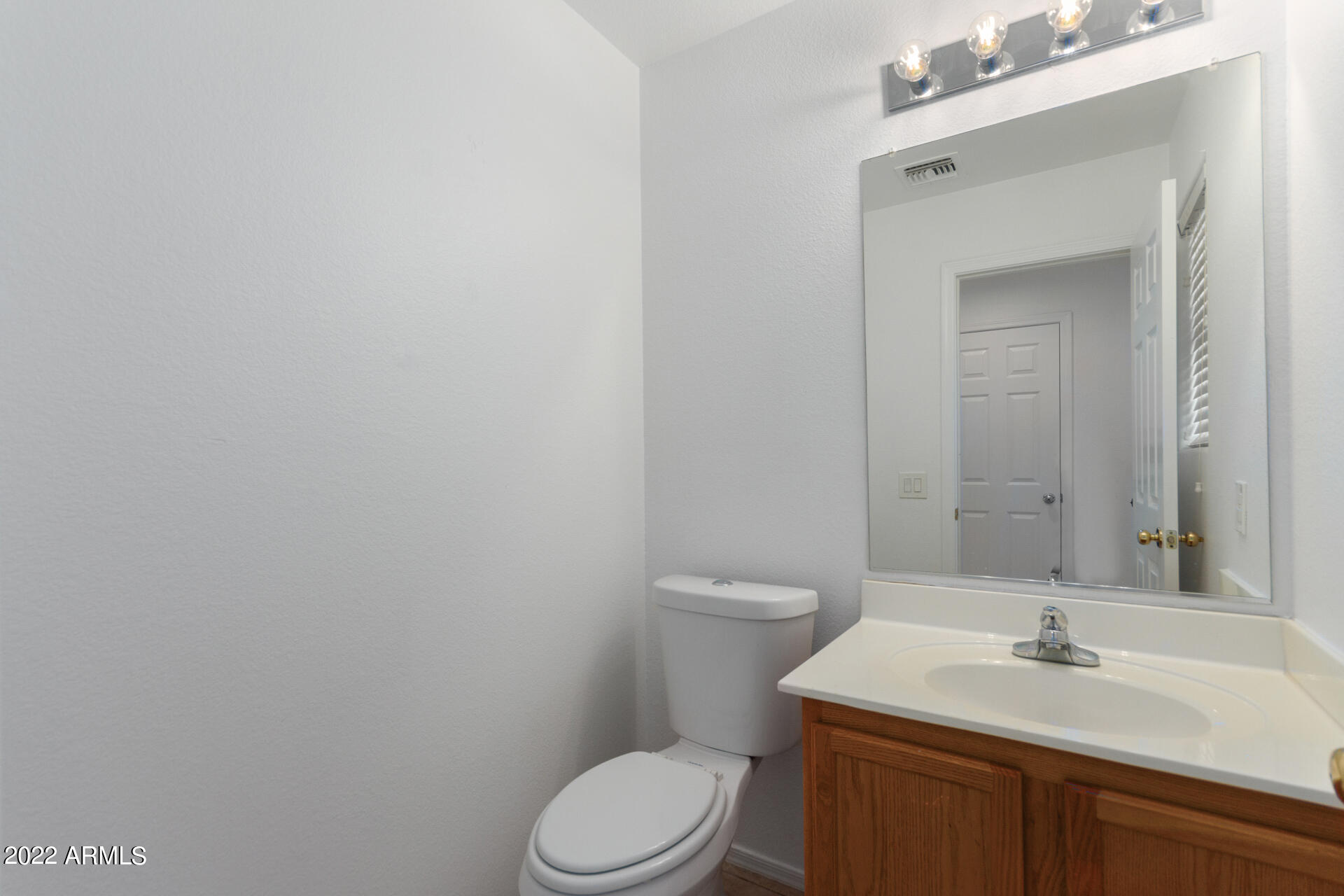 6475 West Freeway Lane Glendale, AZ 85302 - Photo 12 of 26 Downstairs 1/2 Bath