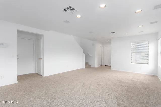 $1,950 | 6475 West Freeway Lane, Glendale, AZ 85302