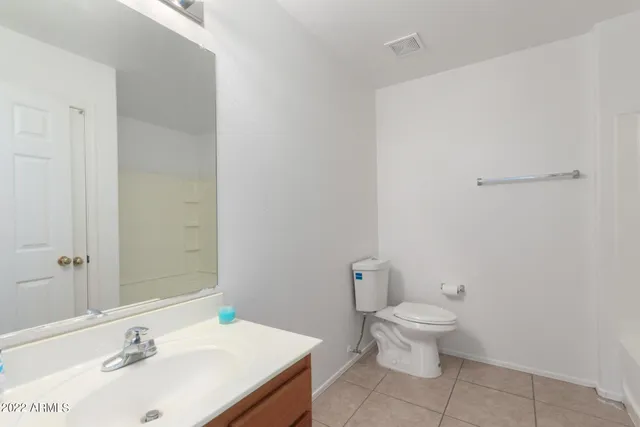 $1,950 | 6475 West Freeway Lane, Glendale, AZ 85302