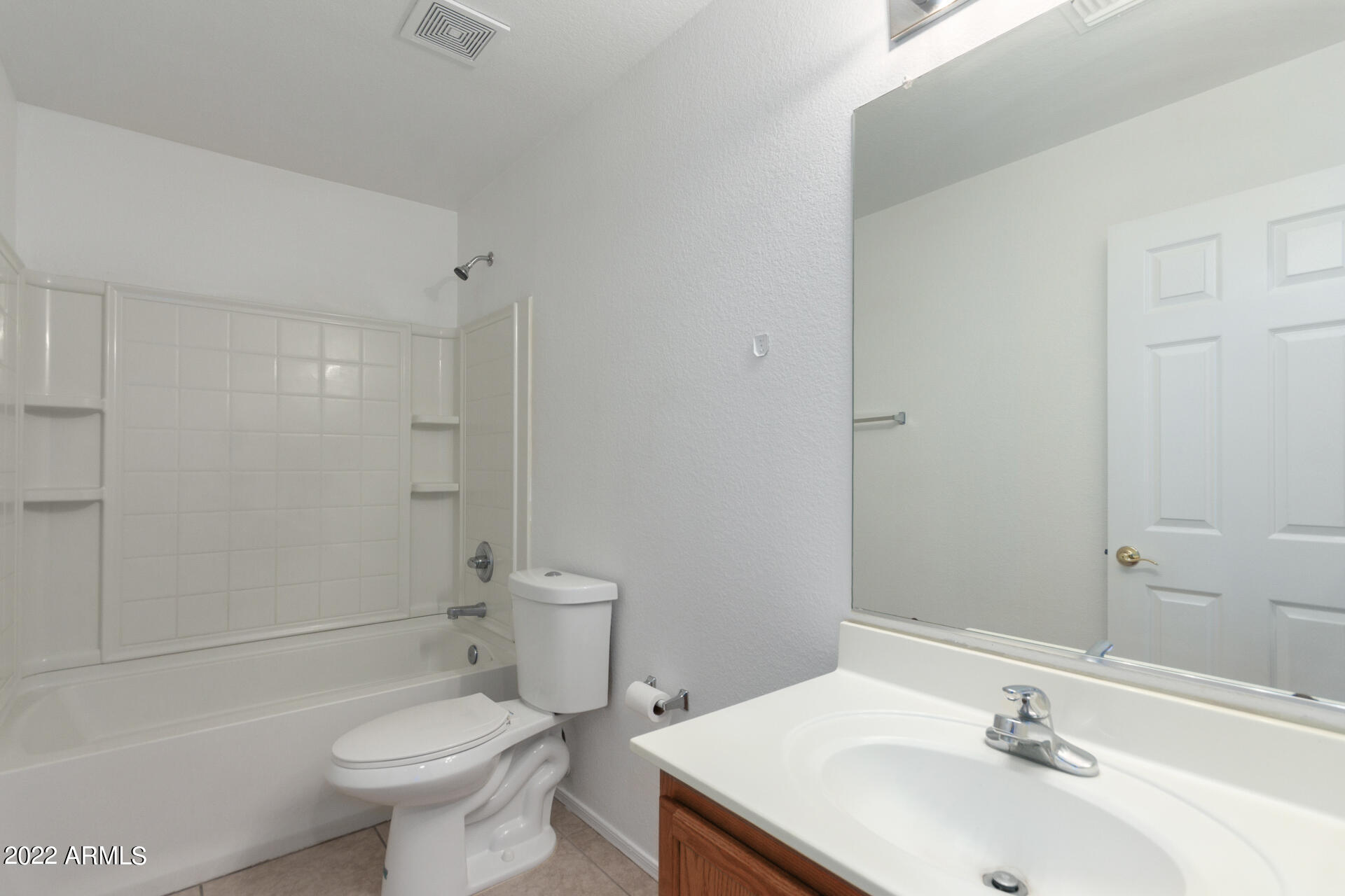 6475 West Freeway Lane Glendale, AZ 85302 - Photo 19 of 26 Bathroom #2