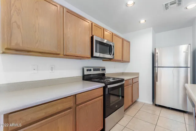 $1,950 | 6475 West Freeway Lane, Glendale, AZ 85302