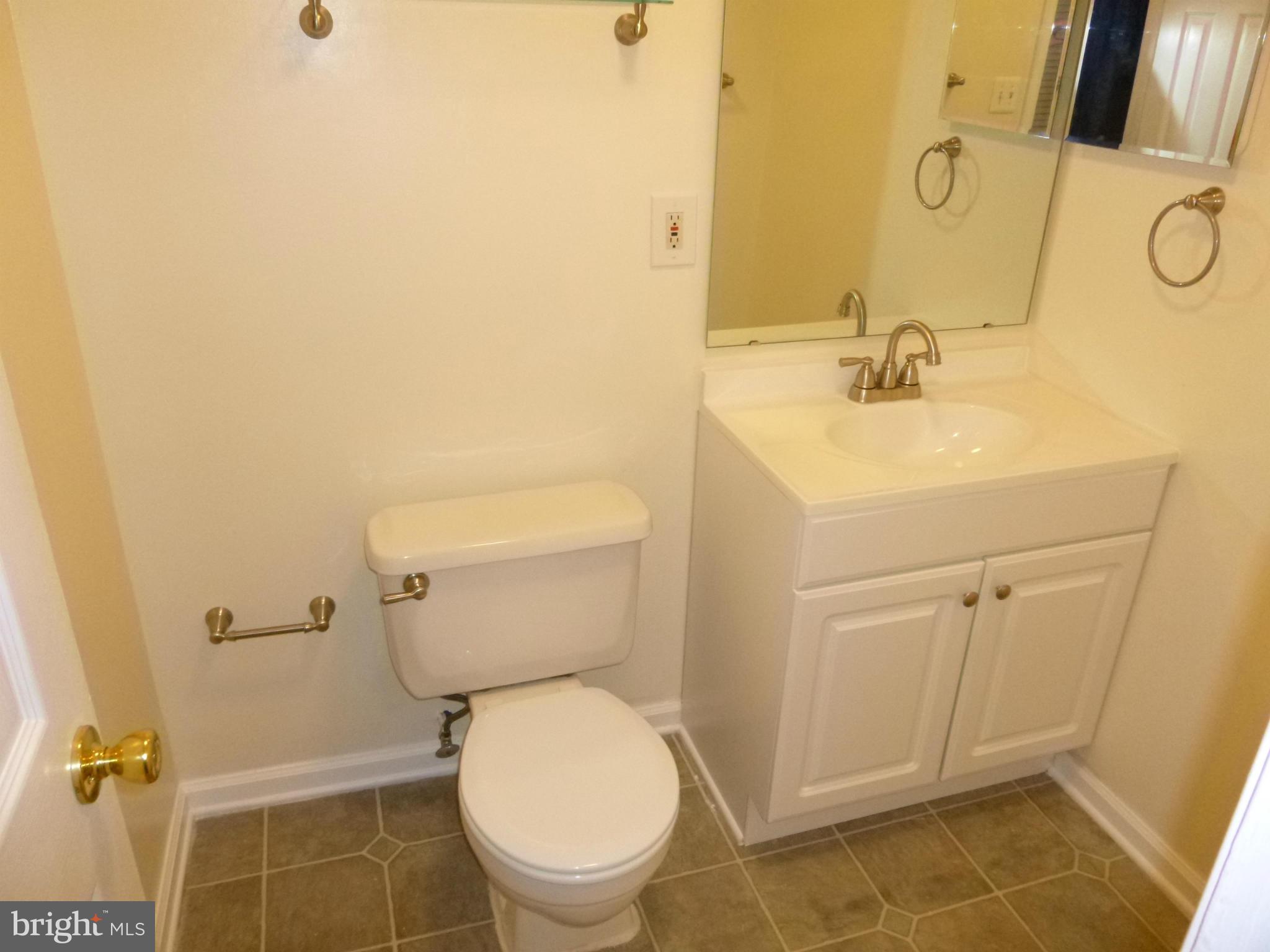 7443 Aspenpark Road Lorton, VA 22079 - Photo 14 of 16 Bath