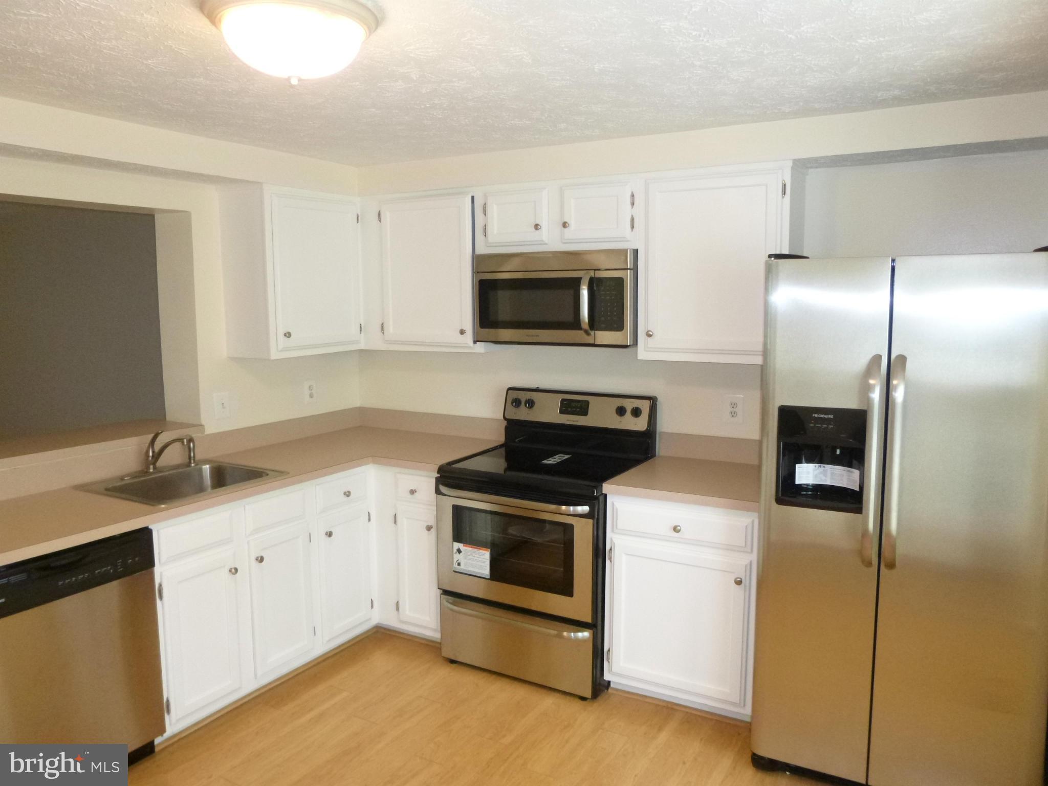 7443 Aspenpark Road Lorton, VA 22079 - Photo 3 of 16 Kitchen