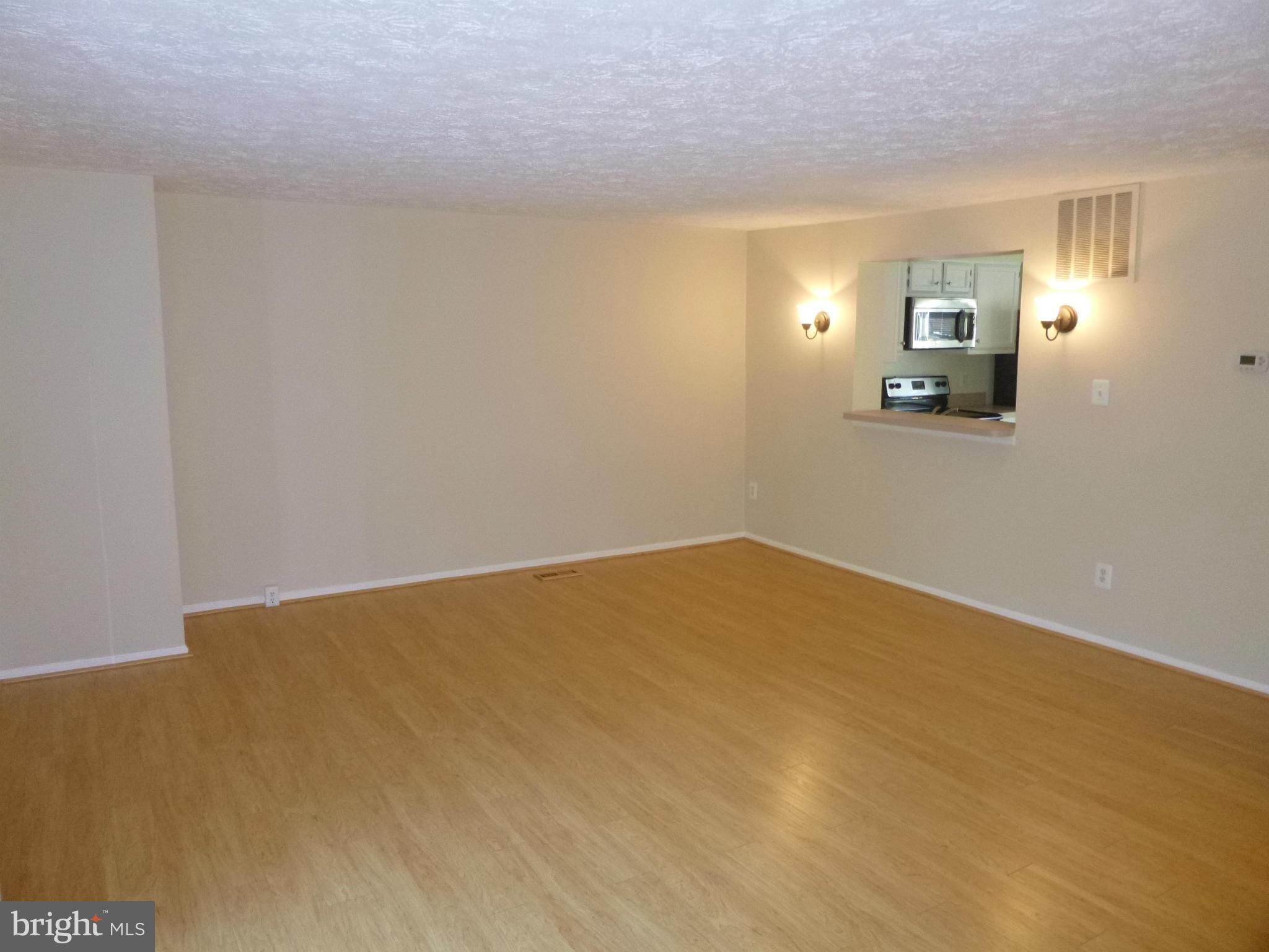 7443 Aspenpark Road Lorton, VA 22079 - Photo 5 of 16 Living Room