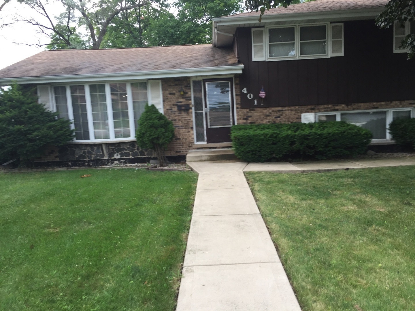 401 Iroquois Road Hillside, IL 60162 - Photo 1 of 14