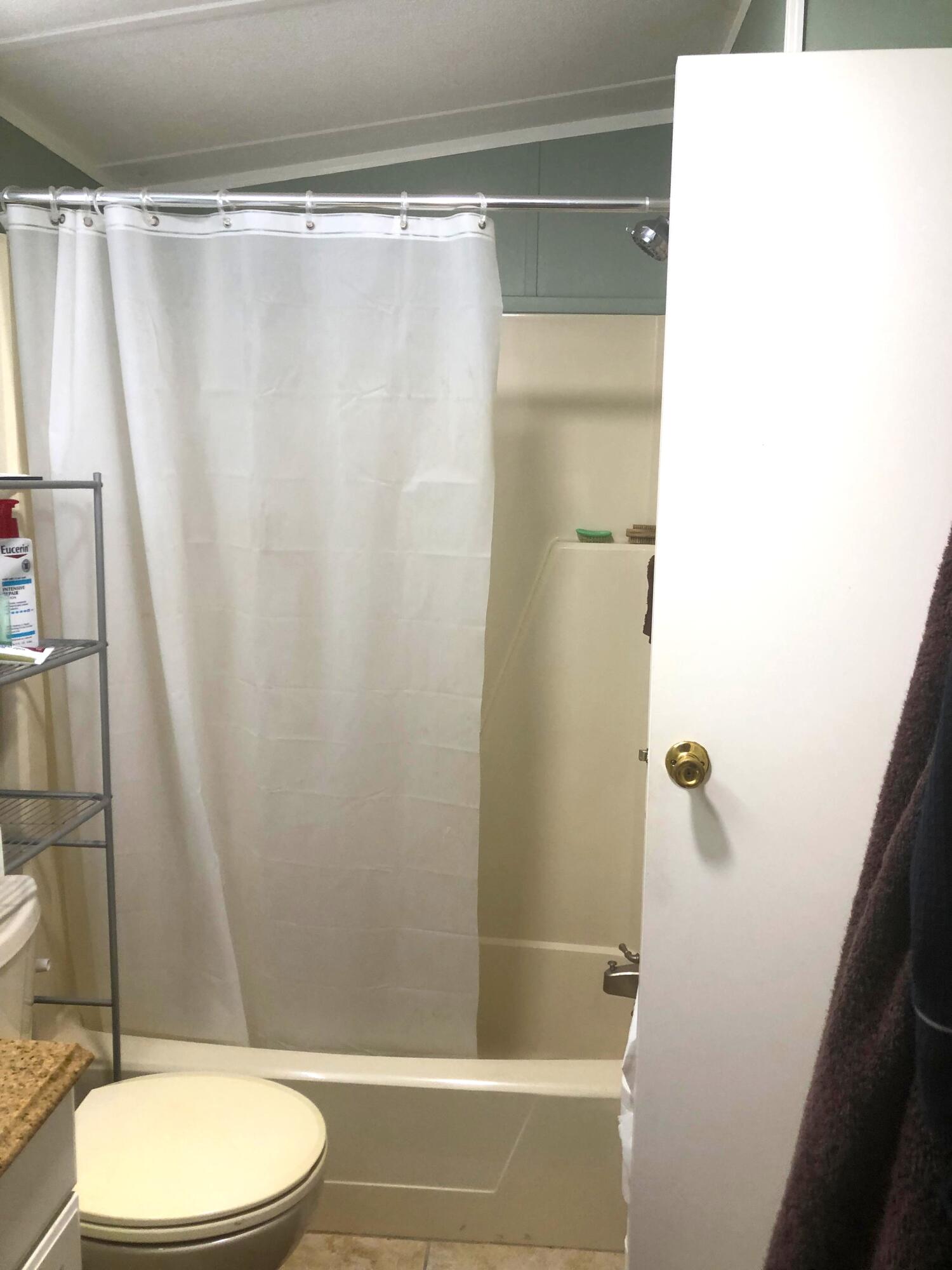 55 Boca Chica Road, Unit 32 Key West, FL 33040 - Photo 16 of 34 Tub