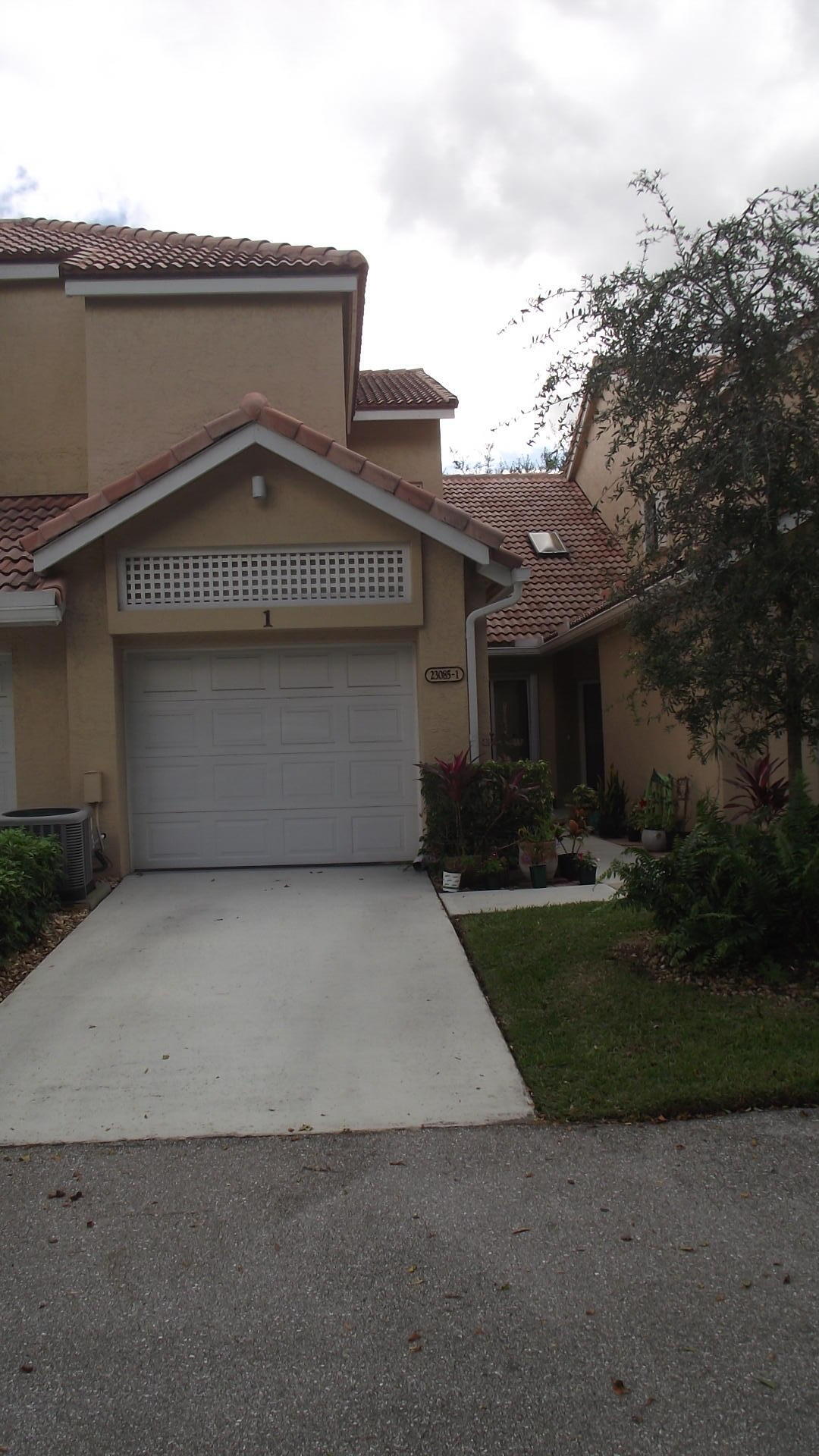 23085 Aqua View, Unit 1 Boca Raton, FL 33433 - Photo 2 of 41 Garage