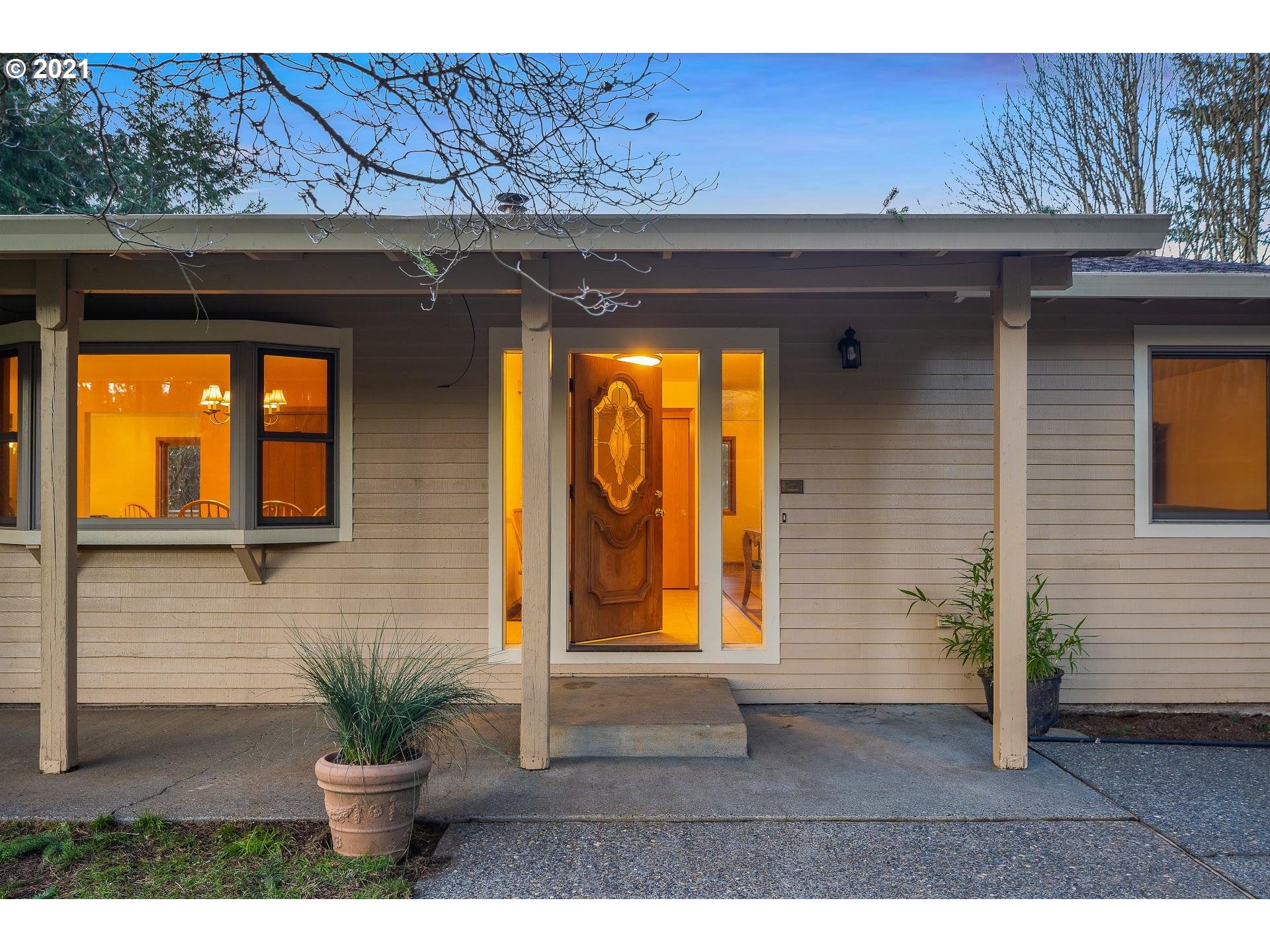 25695 Southwest Neill Road Newberg, OR 97132 - Photo 2 of 31 Gallery Image 2