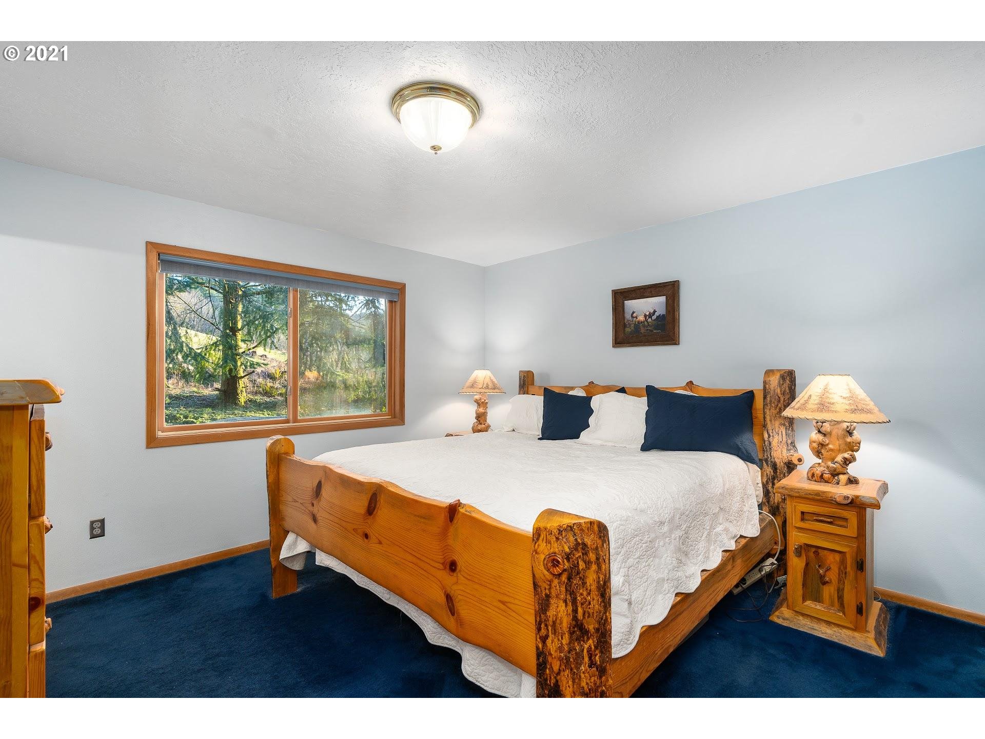 25695 Southwest Neill Road Newberg, OR 97132 - Photo 14 of 31 Gallery Image 14