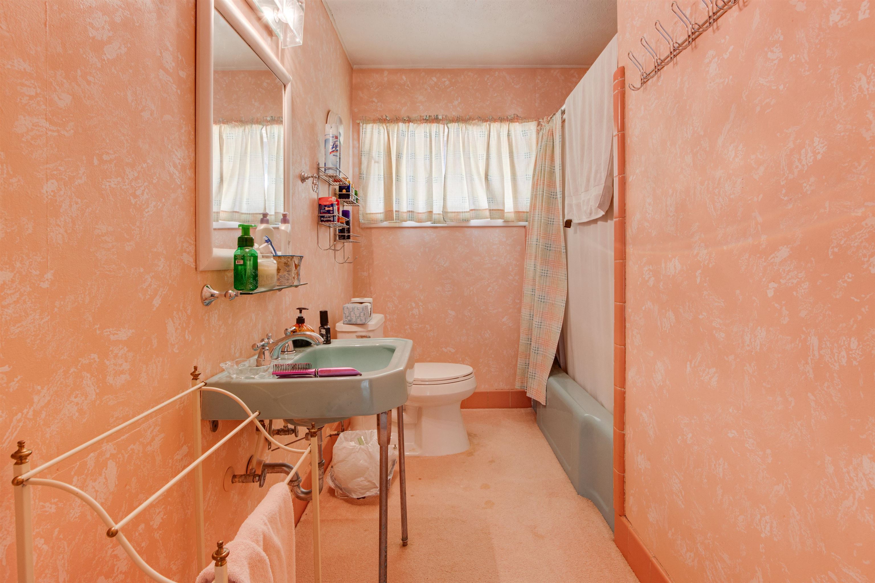 4920 Coro Road Memphis, TN 38109 - Photo 11 of 25 a dining room with furniture and window