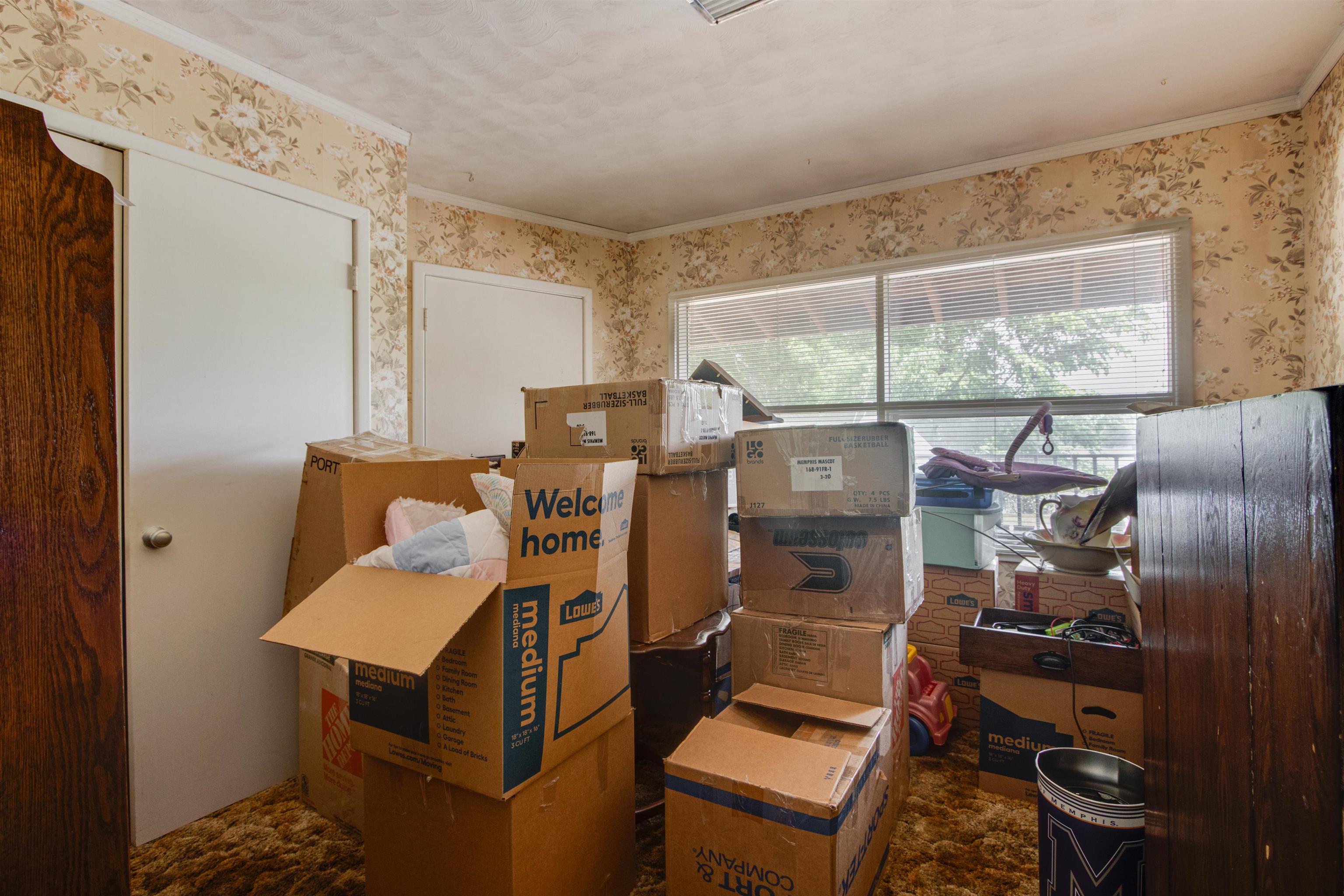 4920 Coro Road Memphis, TN 38109 - Photo 12 of 25 a room with chairs