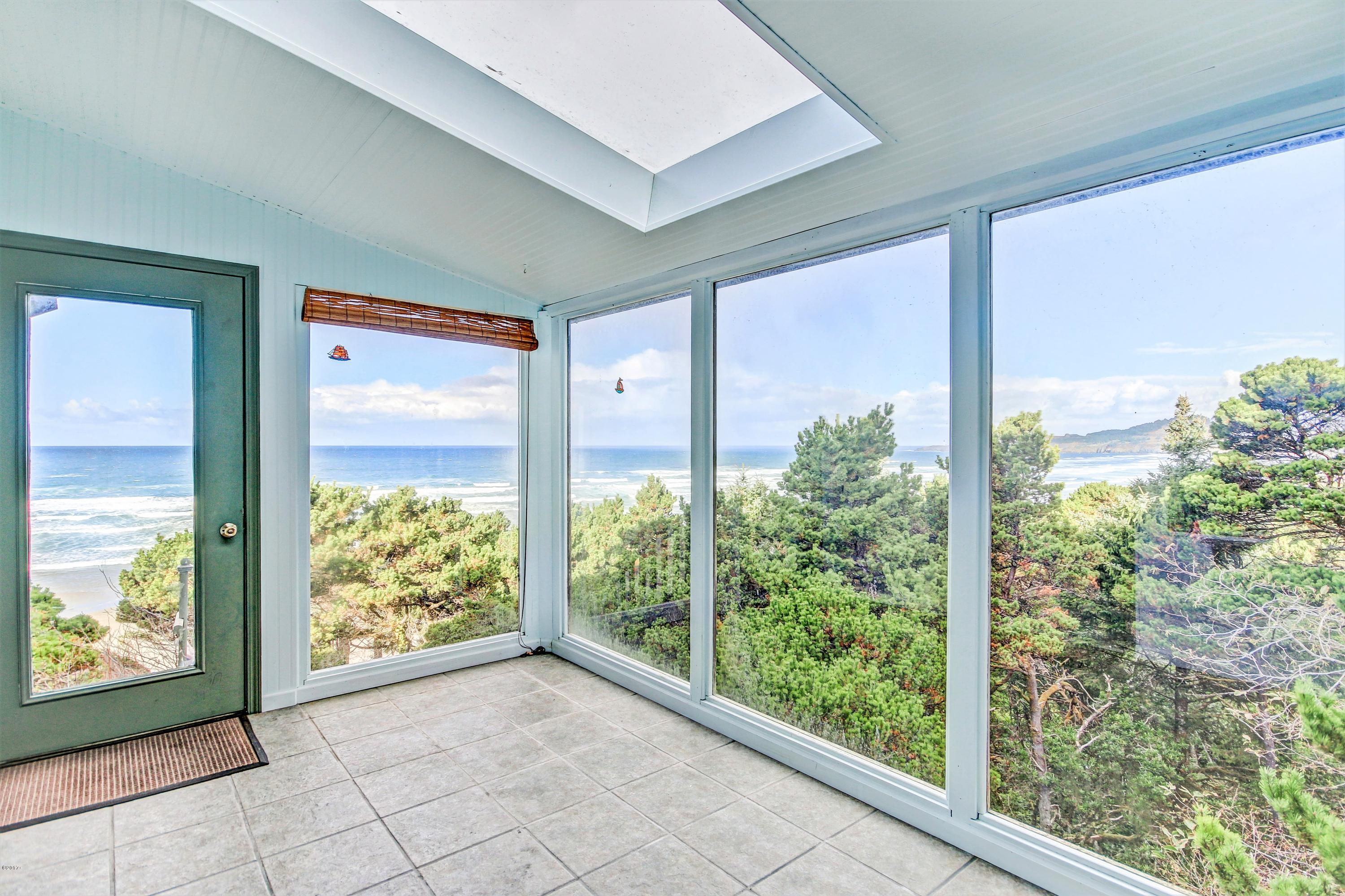 1590 Northwest Spring Street Newport, OR 97365 - Photo 4 of 23 OCI-0b
