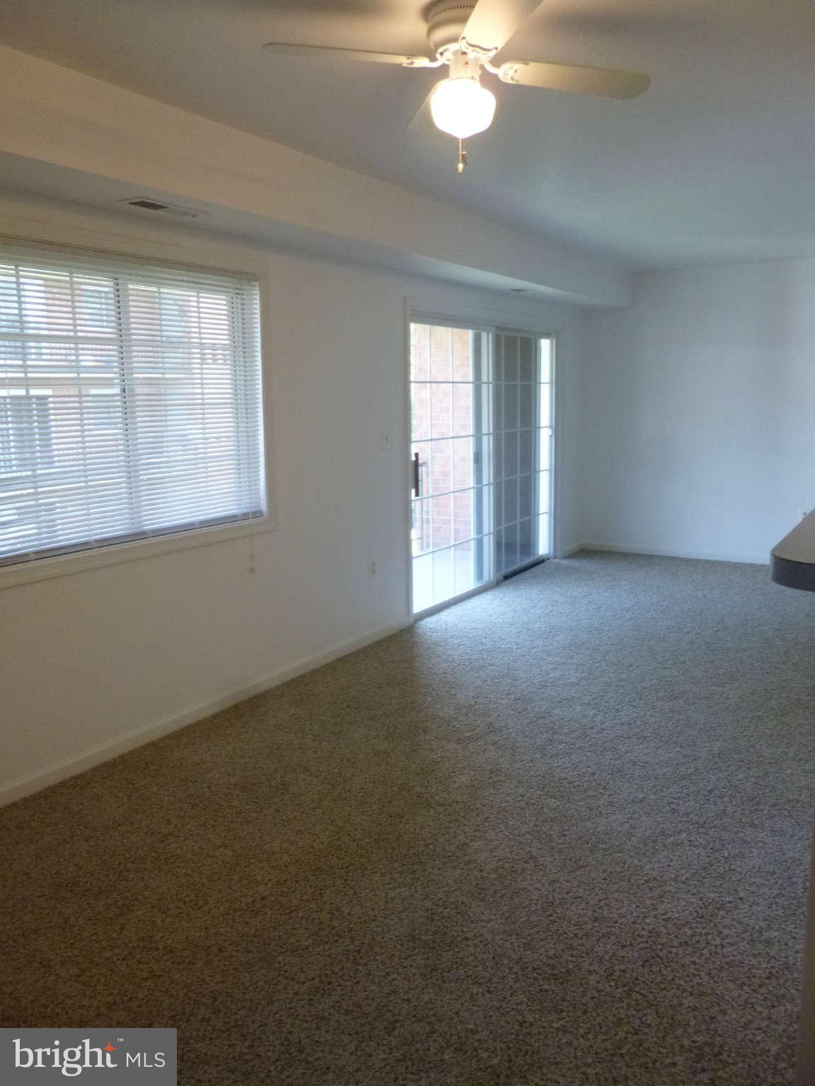631 Waterloo Road, Unit 132 Warrenton, VA 20186 - Photo 11 of 17 Family Room
