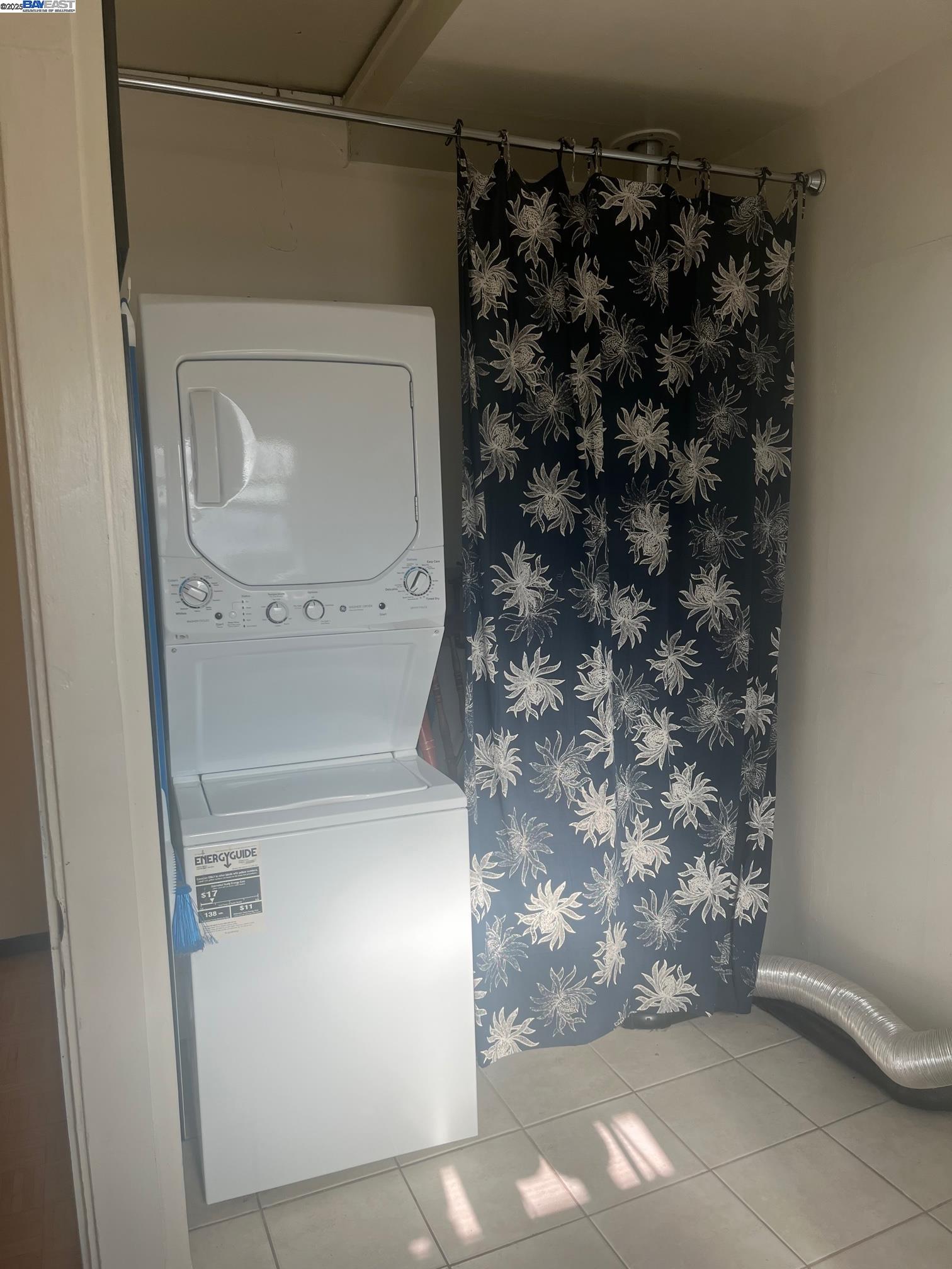Berkeley Bowl Berkeley, CA 94703 - Photo 2 of 10 a utility room with a washer and dryer