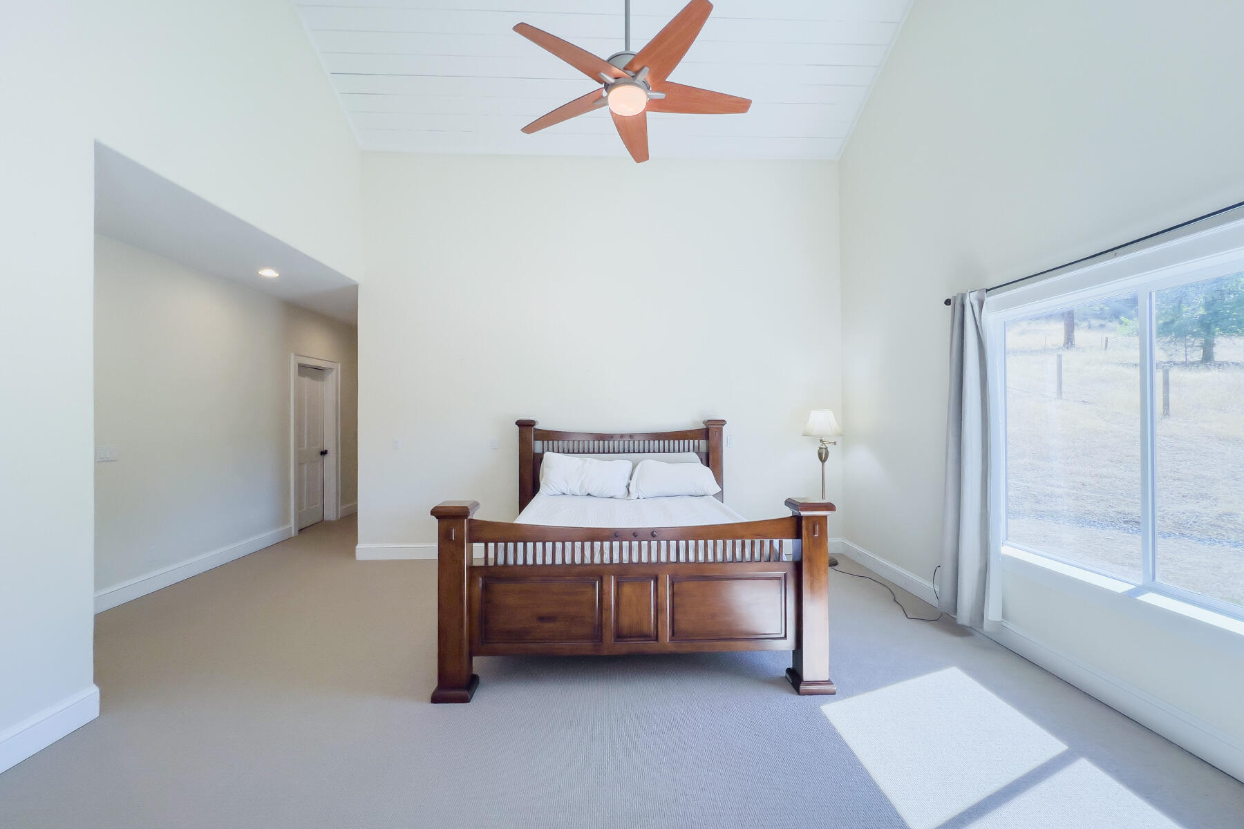 263 Deadwood Road Lewiston, CA 96052 - Photo 23 of 41 Primary Suite