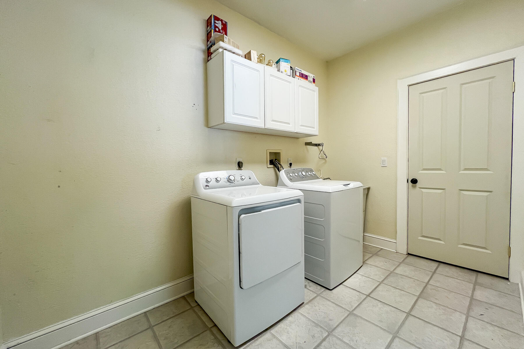 263 Deadwood Road Lewiston, CA 96052 - Photo 30 of 41 Laundry