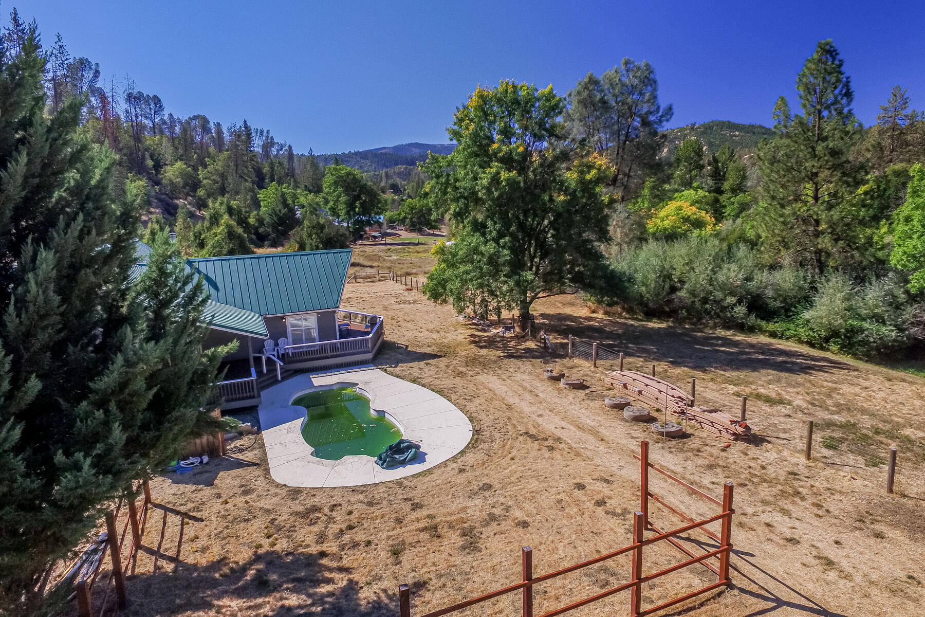 263 Deadwood Road Lewiston, CA 96052 - Photo 9 of 41 Home and pool