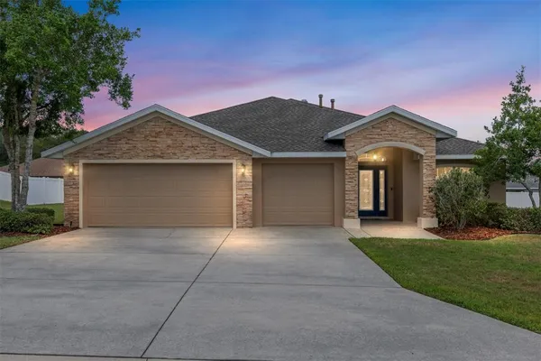 $414,700 | 915 Southeast 69th Avenue, Ocala, FL 34472