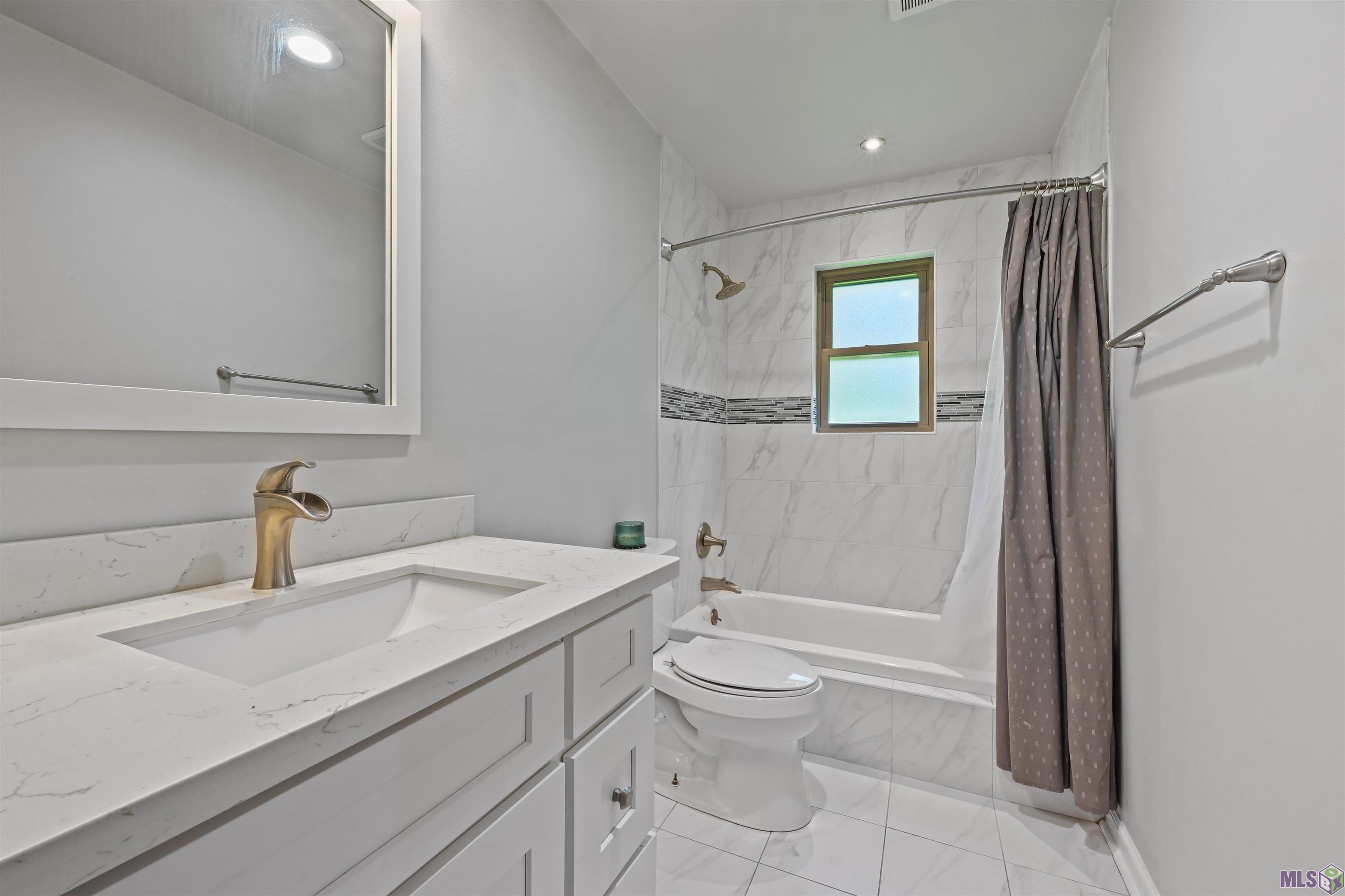 10890 Brown Rd Street St. Francisville, LA 70775 - Photo 12 of 23 1st Floor Primary Bath