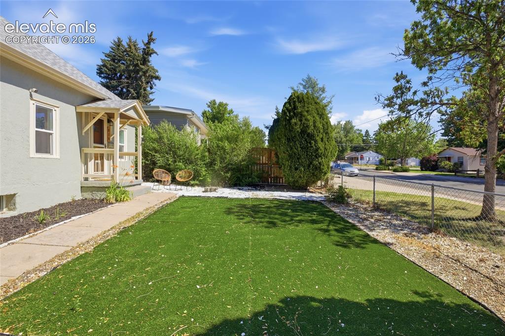 816 Sunset Road Colorado Springs, CO 80909 - Photo 3 of 29