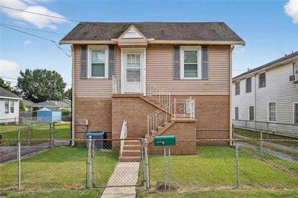 $900 | 2200 James Street, Unit A, Jefferson, LA 70121