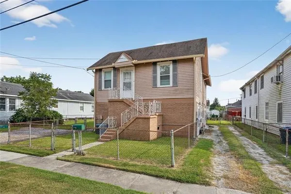 $900 | 2200 James Street, Unit A, Jefferson, LA 70121