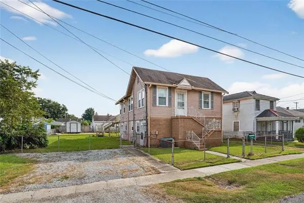 $900 | 2200 James Street, Unit A, Jefferson, LA 70121
