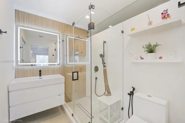 $14,900 | 1641 Tigertail Avenue, Miami, FL 33133