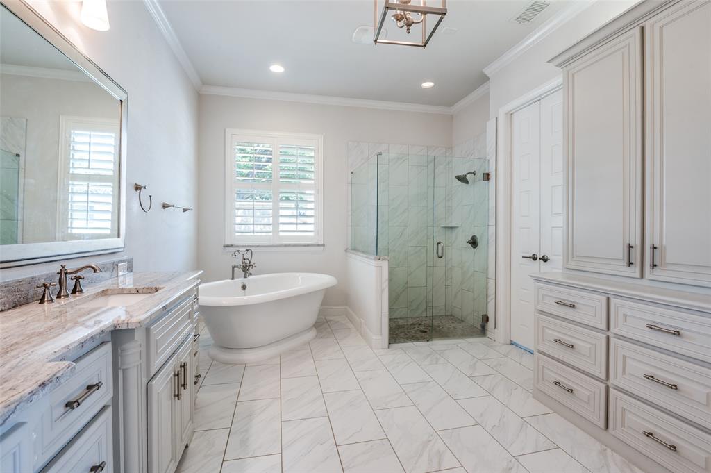 10482 Tobias Lane Frisco, TX 75033 - Photo 20 of 40 a bathroom with a sink a toilet and shower
